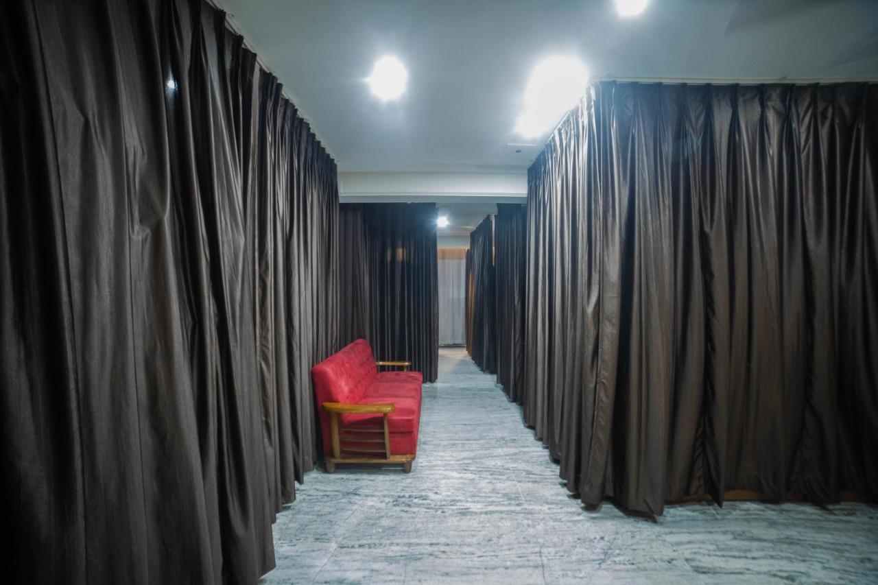 Pearl Courtyard Dormitory Варанаси Экстерьер фото