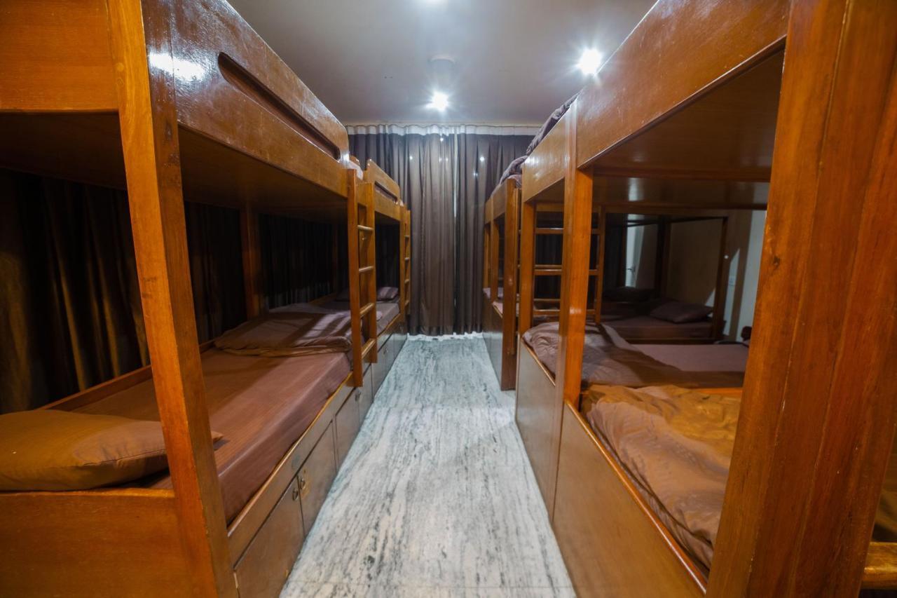 Pearl Courtyard Dormitory Варанаси Экстерьер фото