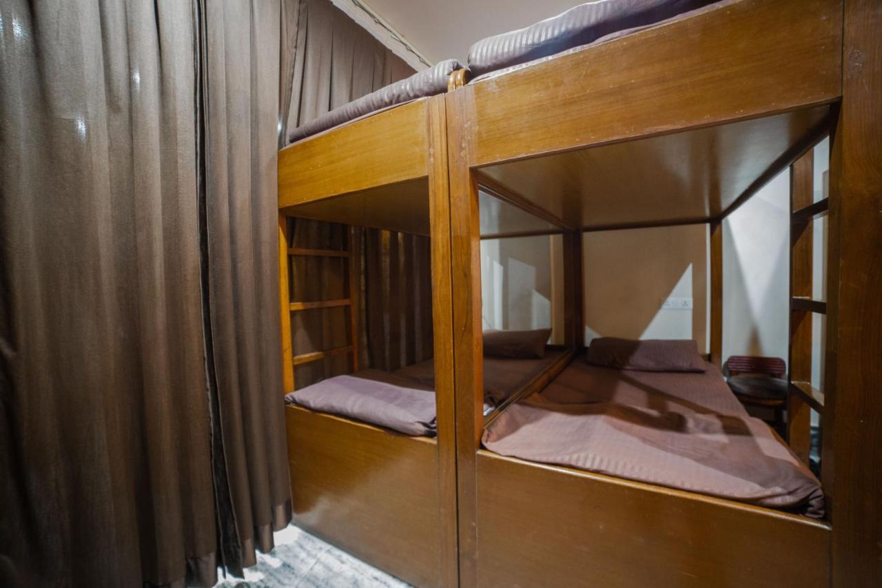 Pearl Courtyard Dormitory Варанаси Экстерьер фото