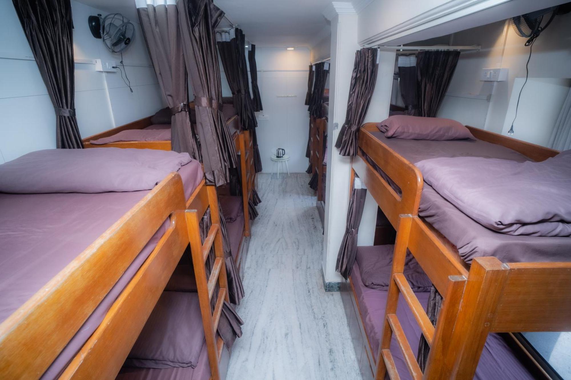 Pearl Courtyard Dormitory Варанаси Экстерьер фото