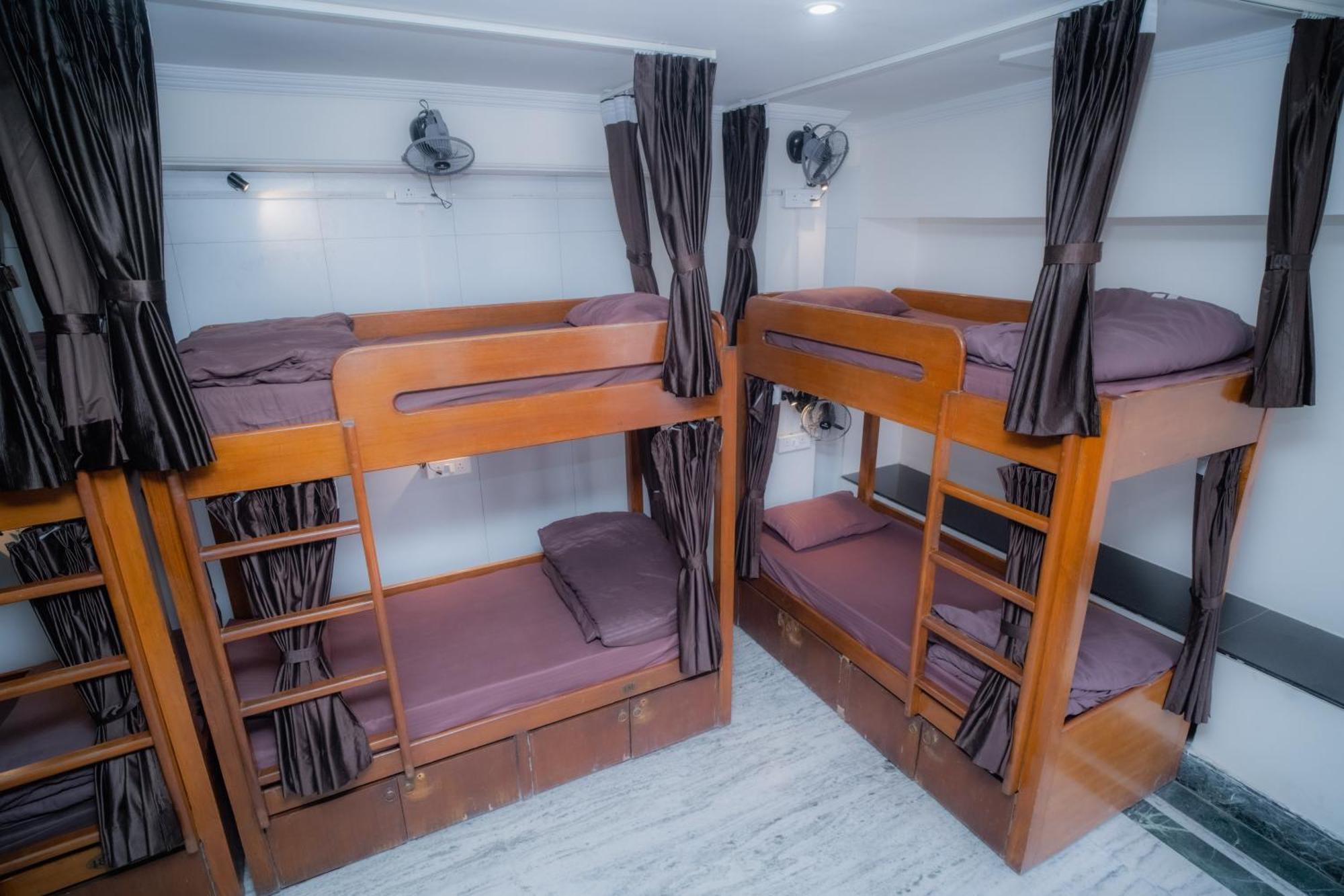 Pearl Courtyard Dormitory Варанаси Экстерьер фото