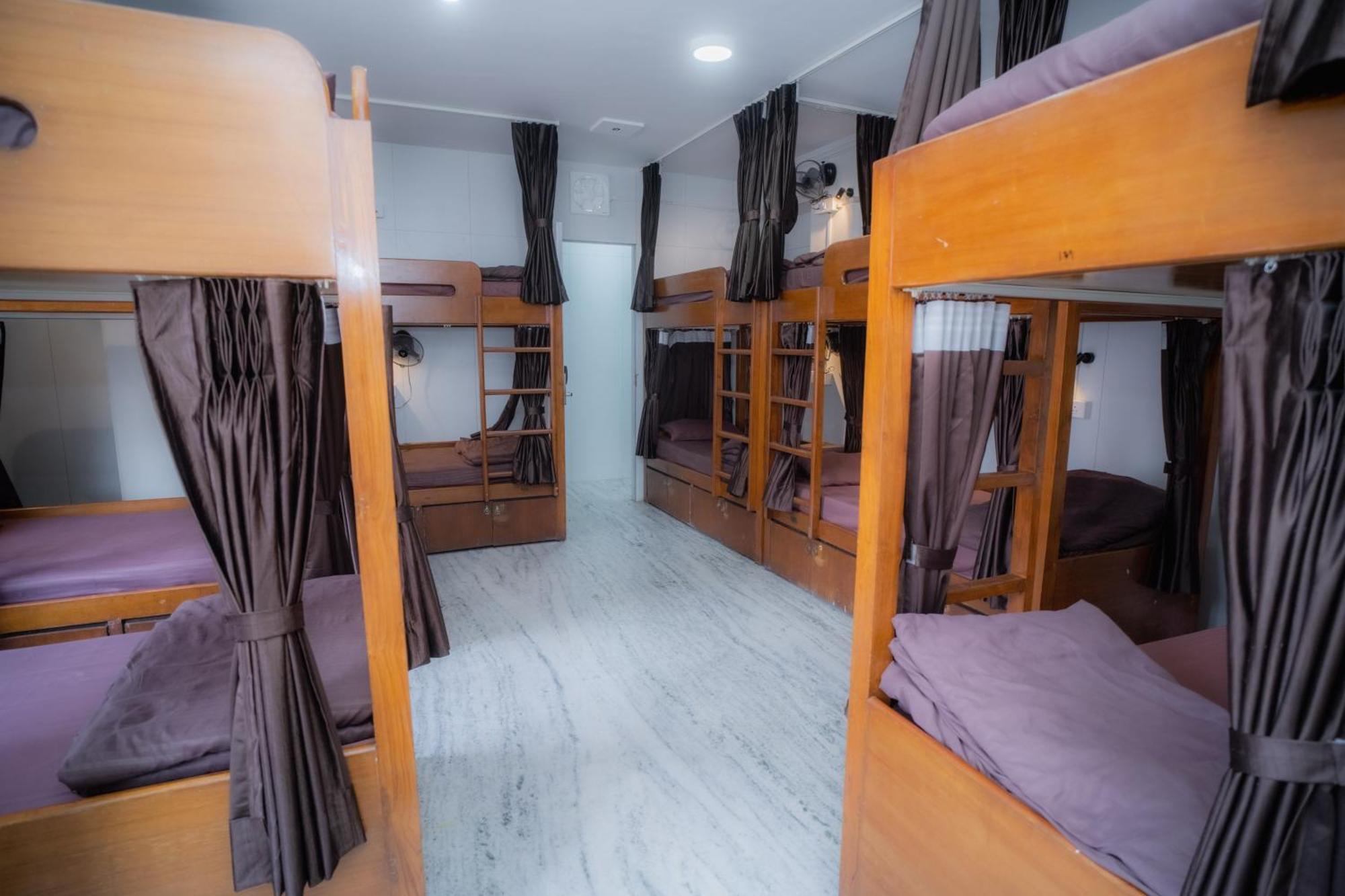 Pearl Courtyard Dormitory Варанаси Экстерьер фото