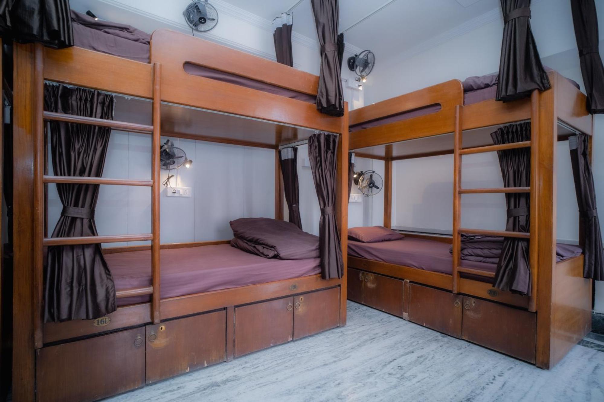 Pearl Courtyard Dormitory Варанаси Экстерьер фото